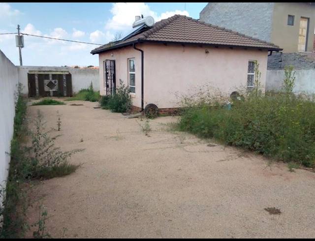 2 BEDROOM HOUSE FOR SALE IN LEHAE